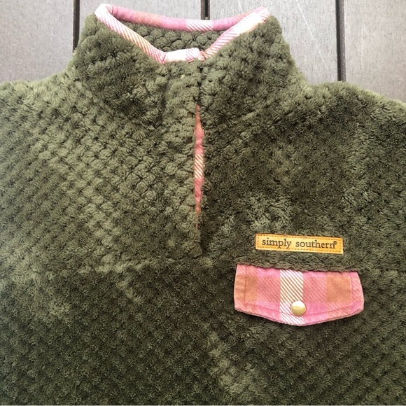 Simply Southern Olive Fluffy Pullover with Pink Trim Size S - Picture 3 of 8